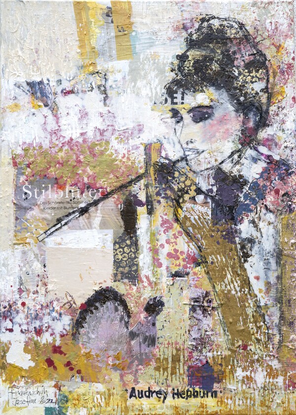 Exklusives abstraktes Porträt von Audrey Hepburn mit floralen und goldenen Akzenten, limitierte Edition kaufen